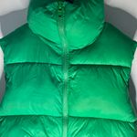 Amazon green cropped puffer vest Photo 0