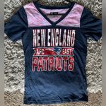 NFL NEW ENGLAND PATRIOTS WOMAN'S  V- NECK  T- SHIRT SIZE MED Photo 0