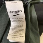 Brooks  Run Happy woman tank size SMALL front black back gray Photo 5