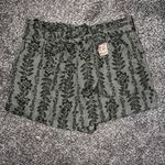 Time and Tru Green Floral Print Paperbag Tie Waist Shorts Size L. Black Size L Photo 2