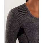 Lululemon  Star Runner Long Sleeve Shirt Heather Gray Black Silver Rulu Size 6 Photo 3