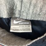 Nike VTG straight leg wind pant in women’s small (4-6) pants are EUC w/o string Photo 3