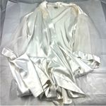 Dentelle LG silky white bathroom robe Photo 1