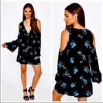 Kendall + Kylie 💙 Blue Floral Keyhole Dress Photo 4