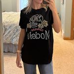 Modelo Oversized Neon Graphic T Photo 0