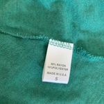 H.I.P. uneven hem flowy green top with round neck Photo 9