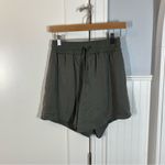 Lululemon Feeling Femme Short 5.5" Grey Sage size 6 on the go neutral classic Photo 2