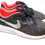 Nike  | Pink/Grey Tanjun Print Athletic Sneaker Photo 2