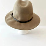 D&Y  100%‎ Wool Felt Hat Taupe Knot Detail 2.5" Brim Photo 3
