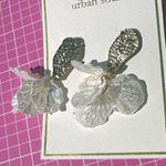Urban Soul snow sea shell flower drop earrings gold tone reflective multicolors Photo 1