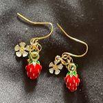 Small Strawberry and flower golden drop earrings new gift Photo 2