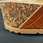 CL by Laundry CL LAUNDRY WOMENS SIZE 10 CARAMEL COLOR FAUX ALLIGATOR THONG STRAP HEEL Photo 8