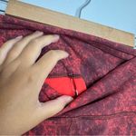 Lululemon  Denim Wash Print Autumn Red Black 23" Wunder Train High-Rise‎ Crop Photo 3