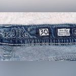 Miss Me Mid-Rise Easy Crop Jeans sz 30 Photo 3