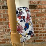 Old Navy floral blue and white cargo shorts / 2 / Excellent condition Photo 4