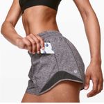 Lululemon  Hotty Hot Short II Sz 6 tall Heather Lux Photo 3