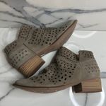 Anthropologie Liendo | Women's Neutral Suede Leather Cut Out Booties Sz 6 Photo 5