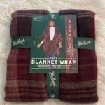 Woolrich  Cozy Blanket Wrap in maroon and Brown brand new see all photos Photo 0