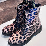 Stylish Leopard Print Ankle Boots Brand new in box Black Size 6 Photo 0