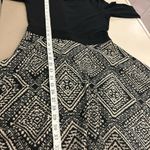 Le lis  Black and White Fit and Flare Dress with 3/4 Sleeves-medium see pictures Photo 2