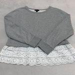 J.Crew Women's Gray / White Eyelet Hem Sweatshirt Top Long Sleeve Size M Photo 13