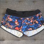 Lululemon Hot Hot Women's Floral Print Shorts. Size 6 Photo 0