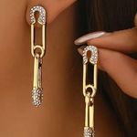 CHIC Contemporary Pin Elegant Crystal
Gold Earrings Gold Photo 0