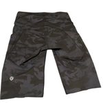 Women's Lululemon Black Camo Bike Shorts Size 4 Photo 1