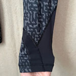 Lululemon Run Inspire Crop II Leggings in Heathered Net Pop Black Size 4 Photo 3