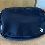Lululemon TRUE NAVY Everywhere Belt Bag Photo 1