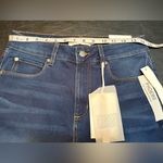 Tahari  Dark Blue High-rise Crop MiniBoot Cut Jeans NWT size 8/29 Photo 8