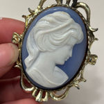 Vintage Charm Gerry’s blue and white vintage cameo Brooch Pins Photo 0