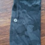 Lululemon Black Gray Camo Yoga Edgy Feminine Athleisure Workout 27" Size 4 Photo 4