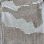 Columbia  Oversized Desert Camouflage Sweater Size Medium Photo 4