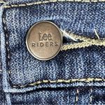 Lee  Riders Size 8 Classic Fit Medium Rise Straight Leg Blue Wash Jeans 5 Pockets Photo 8