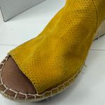 Gentle Souls NWOT ! By Kenneth cole Wedge Sandals size 9M Photo 8