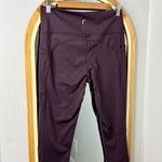 Zyia dark purple knee cropped athletic leggings with pockets Photo 3