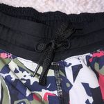 Lululemon  Hotty Hot‎ Running Shorts 2.5” Pop Cut Boom Juice Multi / Black 8 Photo 7