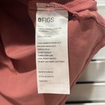 FIGS Technical Collection Women's Mauve Catarina Scrub Top V Neck Short Sleeve M Photo 3