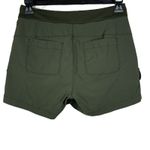 Athleta  SZ 8 Shorts Cargo Pockets Stretch Mid-Rise Zip-Fly Quick-Dry Olive Green Photo 3