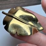 Trifari / Sarah Coventry Leaf Gold Tone Brooch / Lapel Stick Pin Lot Of 2 Leaves Photo 4