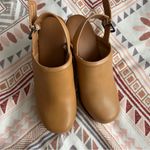 Universal Threads Women’s universal thread clog mule slingback tan shoes size 9 Photo 1