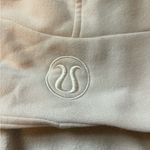Lululemon cream scuba Photo 2