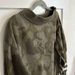Hem & Thread  Women's M Varsity Stripe Camo Sweatshirt Green Crewneck Pullover Photo 1
