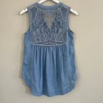 Holding Horses  Chambray Tunic Top Womens Size 2 Small Sleeveless‎ Crochet Back Photo 1