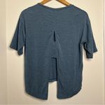 New Balance Workout Top Split Back No Tags Approx Medium Activewear Cropped Photo 2