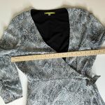 Gianni Bini Womens Snake Print Laura Wrap Dress in Grey Sz L | Office Flowy Photo 11