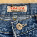 Trendy Zin Zin mid rise zipper detail denim shorts Size 28 Photo 3