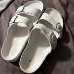 Shade & Shore  Slides Photo 0