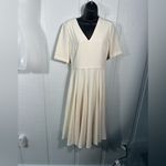 Gal Meets Glam  Women’s Ivory Fit and Flare Short Sleeve Dress Size 4 NWOT Photo 2
